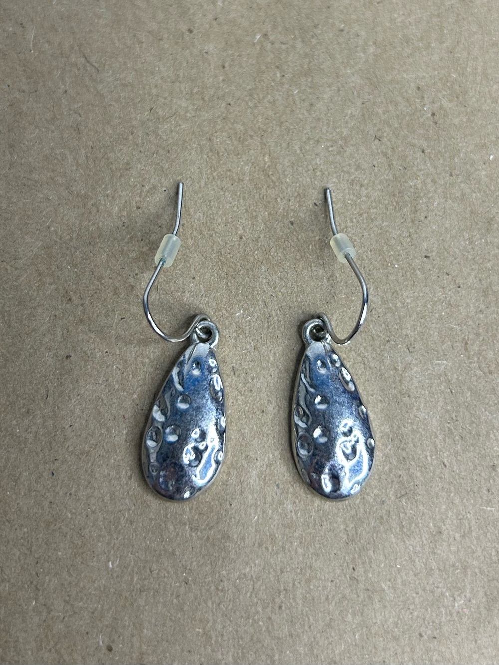 5 for $25🔥Silver Toned Textured Teardrop Earrings